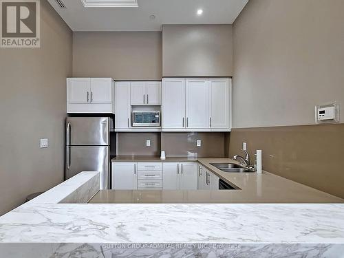 326 - 2396 Major Mackenzie Drive, Vaughan, ON - Indoor Photo Showing Kitchen With Stainless Steel Kitchen With Double Sink