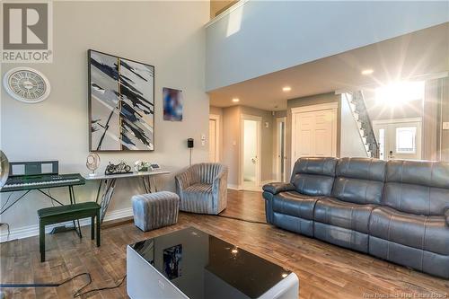 733 Chartersville, Dieppe, NB - Indoor Photo Showing Living Room