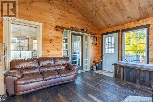 733 Chartersville, Dieppe, NB - Indoor Photo Showing Living Room