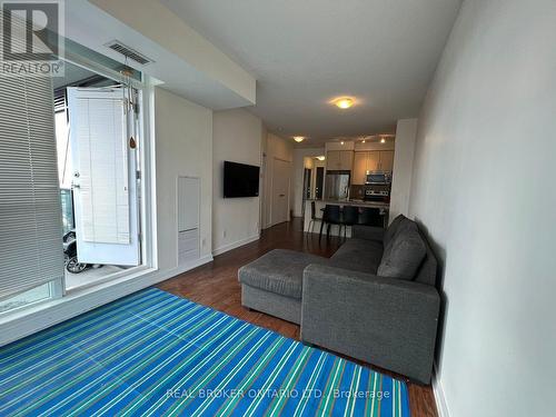 4403 - 4070 Confederation Parkway, Mississauga, ON - Indoor Photo Showing Living Room