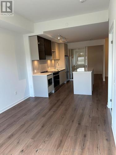 103 - 395 Dundas Street W, Oakville, ON - Indoor Photo Showing Kitchen