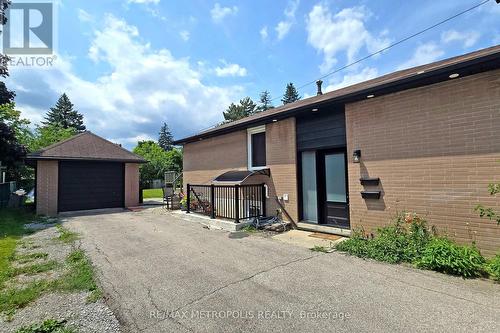 Bsmt - 8 Lawrence Crescent, Brampton, ON - Outdoor With Exterior