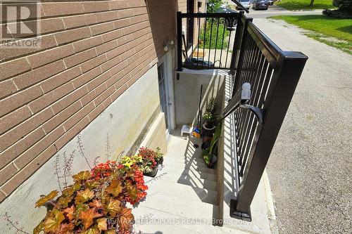 Bsmt - 8 Lawrence Crescent, Brampton, ON - Outdoor