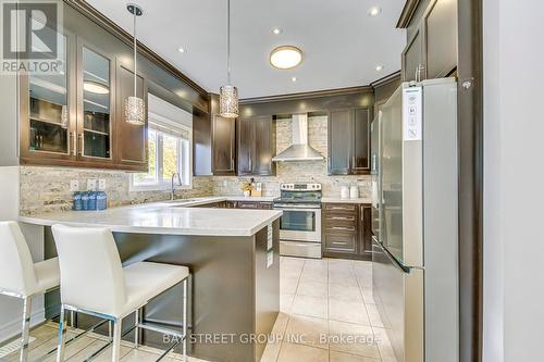 1034 Agram Drive, Oakville, ON - Indoor Photo Showing Kitchen With Upgraded Kitchen