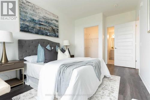 418 - 95 Dundas Street W, Oakville, ON - Indoor Photo Showing Bedroom