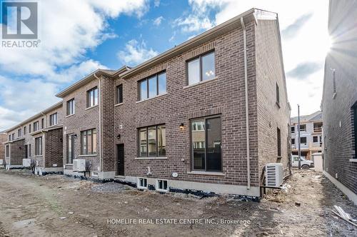 86 Keppel Circle, Brampton, ON - Outdoor