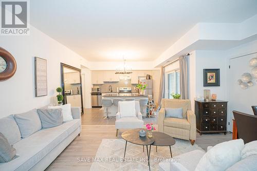 101 - 5 Chef Lane, Barrie, ON - Indoor Photo Showing Living Room