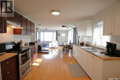 76 Grove Street, B-Say-Tah, SK - Indoor Photo Showing Kitchen