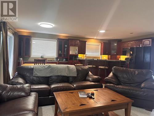 3301 Mt Fisher  N Drive, Cranbrook, BC - Indoor Photo Showing Living Room