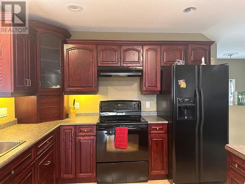 3301 Mt Fisher  N Drive, Cranbrook, BC - Indoor Photo Showing Kitchen