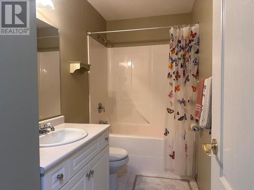 3301 Mt Fisher  N Drive, Cranbrook, BC - Indoor Photo Showing Bathroom