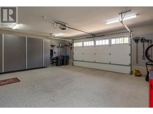 4169 Gallaghers Fairway S, Kelowna, BC - Indoor Photo Showing Garage