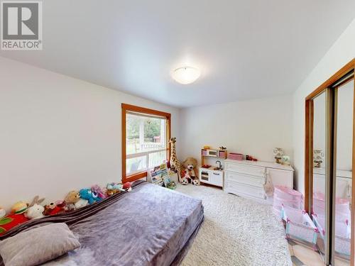 9994 Kelly Creek Road, Powell River, BC - Indoor Photo Showing Bedroom