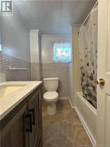 20 Chaleur Street, Campbellton, NB - Indoor Photo Showing Bathroom