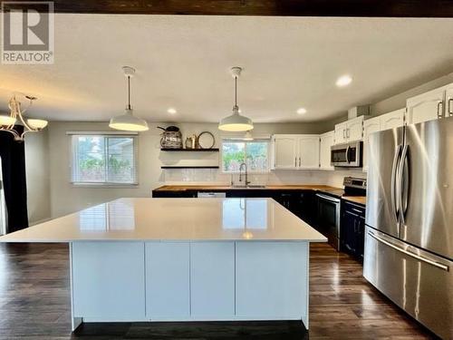 3720 Hoskins Road, West Kelowna, BC - Indoor Photo Showing Kitchen With Upgraded Kitchen