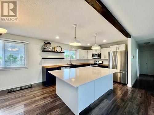 3720 Hoskins Road, West Kelowna, BC - Indoor Photo Showing Kitchen With Upgraded Kitchen