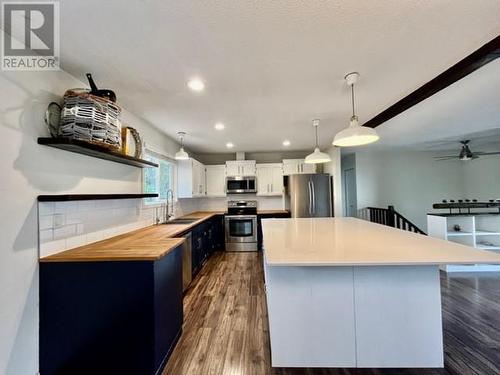 3720 Hoskins Road, West Kelowna, BC - Indoor Photo Showing Kitchen