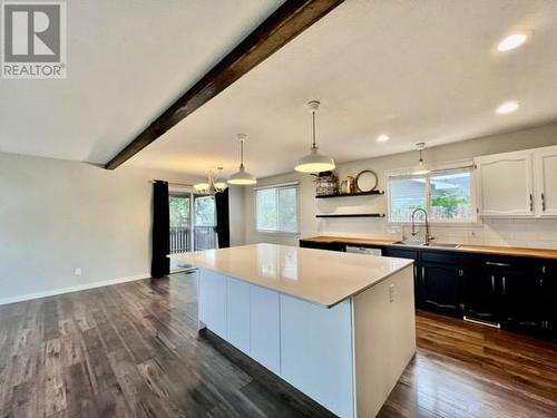 3720 Hoskins Road, West Kelowna, BC - Indoor Photo Showing Kitchen