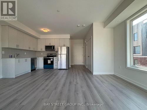 22 - 3546 Colonial Drive, Mississauga, ON - Indoor Photo Showing Kitchen