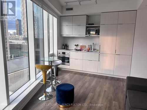 1312 - 197 Yonge Street, Toronto, ON - Indoor