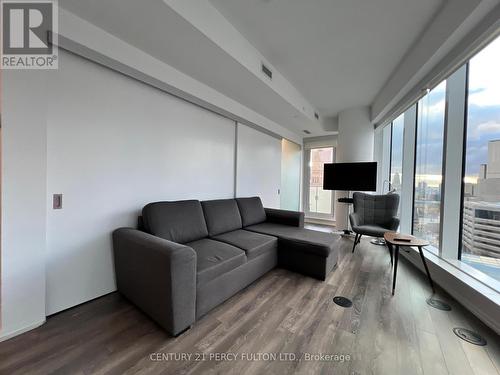 1312 - 197 Yonge Street, Toronto, ON - Indoor Photo Showing Living Room