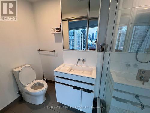 1312 - 197 Yonge Street, Toronto, ON - Indoor Photo Showing Bathroom