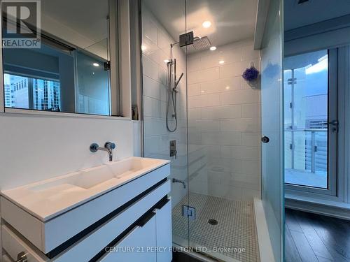 1312 - 197 Yonge Street, Toronto, ON - Indoor Photo Showing Bathroom