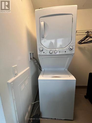 1312 - 197 Yonge Street, Toronto, ON - Indoor Photo Showing Laundry Room