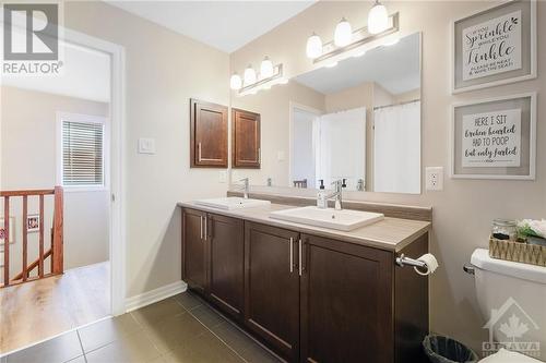 523 Knotridge Street, Ottawa, ON - Indoor Photo Showing Bathroom