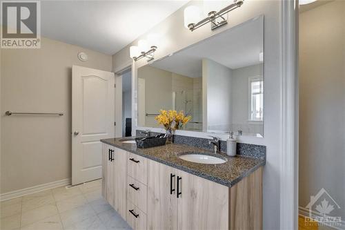 868 Snowdrop Crescent, Ottawa, ON - Indoor Photo Showing Bathroom