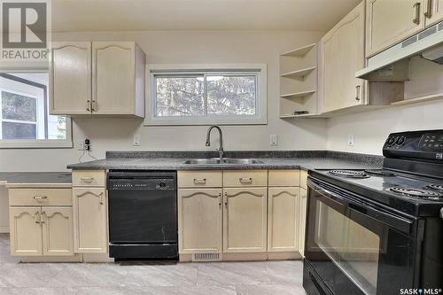 673 Royal Street, Regina, SK - Indoor Photo Showing Kitchen With Double Sink