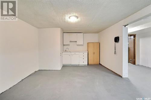 673 Royal Street, Regina, SK - Indoor