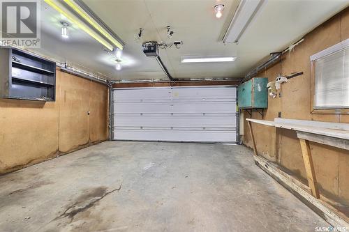 673 Royal Street, Regina, SK - Indoor Photo Showing Garage