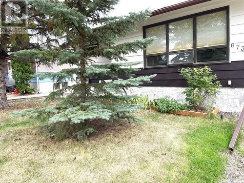 673 Royal Street, Regina, SK - Outdoor