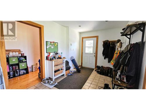 3560 Island Pond Road, Skookumchuck, BC - Indoor