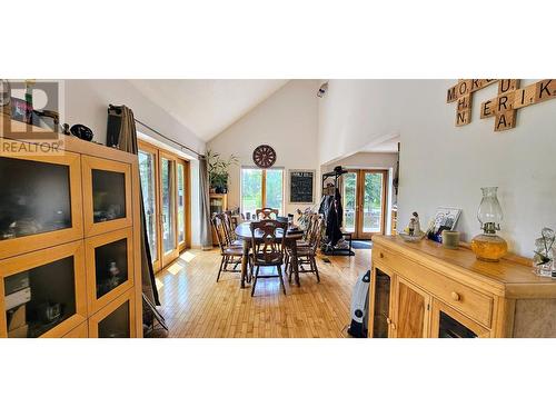 3560 Island Pond Road, Skookumchuck, BC - Indoor