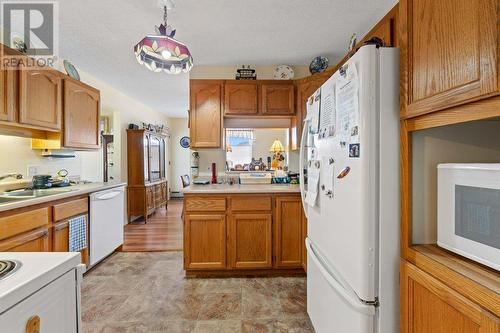 251 6Th Street Se Unit# 312 Lot# 30, Salmon Arm, BC - Indoor Photo Showing Kitchen