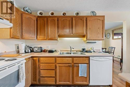 251 6Th Street Se Unit# 312 Lot# 30, Salmon Arm, BC - Indoor Photo Showing Kitchen With Double Sink