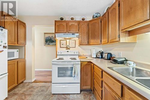 251 6Th Street Se Unit# 312 Lot# 30, Salmon Arm, BC - Indoor Photo Showing Kitchen With Double Sink