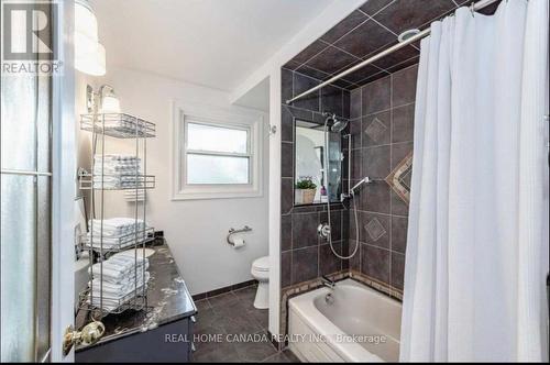 611 Scenic Drive, Hamilton, ON - Indoor Photo Showing Bathroom