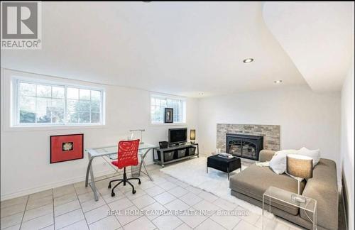 611 Scenic Drive, Hamilton, ON - Indoor Photo Showing Other Room With Fireplace