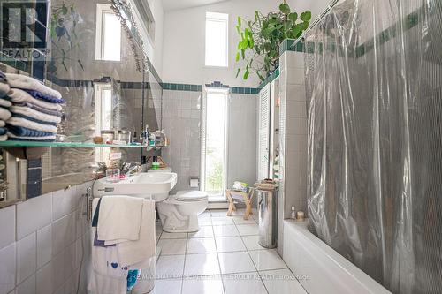 15 Hill Street, Grey Highlands, ON - Indoor Photo Showing Bathroom