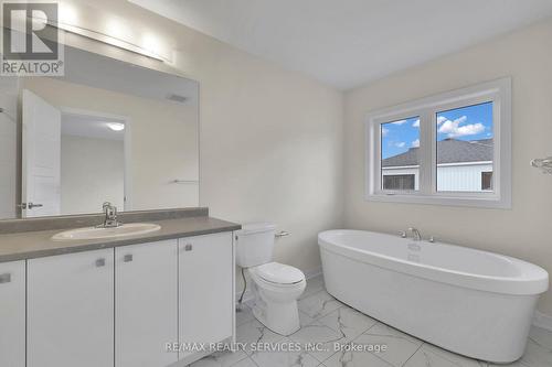 145 Keelson Street, Welland, ON - Indoor Photo Showing Bathroom