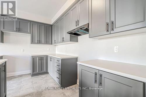 865 Knights Lane, Woodstock, ON - Indoor Photo Showing Kitchen