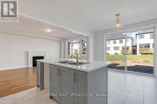 865 Knights Lane, Woodstock, ON - Indoor Photo Showing Kitchen With Double Sink