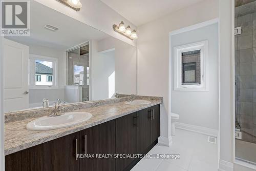 865 Knights Lane, Woodstock, ON - Indoor Photo Showing Bathroom