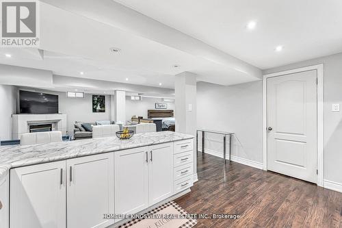 31 Blue Diamond Terrace, Vaughan, ON - Indoor Photo Showing Kitchen