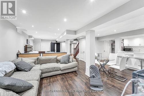 31 Blue Diamond Terrace, Vaughan, ON - Indoor Photo Showing Living Room