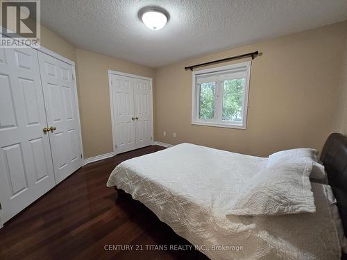 72 Forest Avenue, Wasaga Beach, ON - Indoor Photo Showing Bedroom