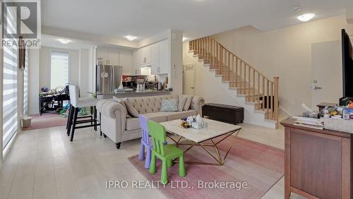 25 Knotsberry Circle, Brampton, ON - Indoor Photo Showing Living Room